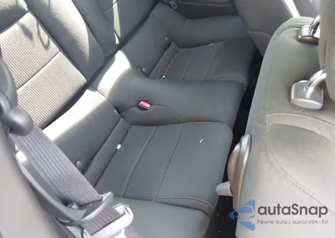 2014 Ford Mustang V6 z USA, uszkodzony, nr VIN 1ZVBP8AM3E5271212